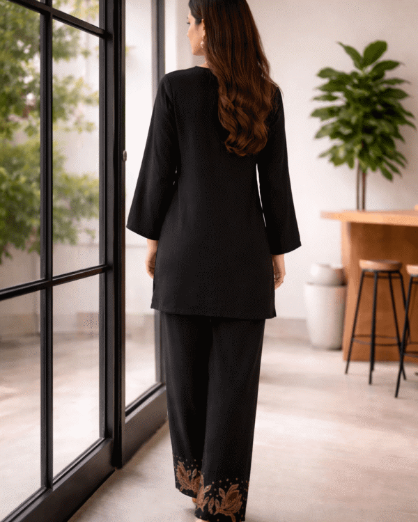 black cotton blend embroidered short kurta with straight pant