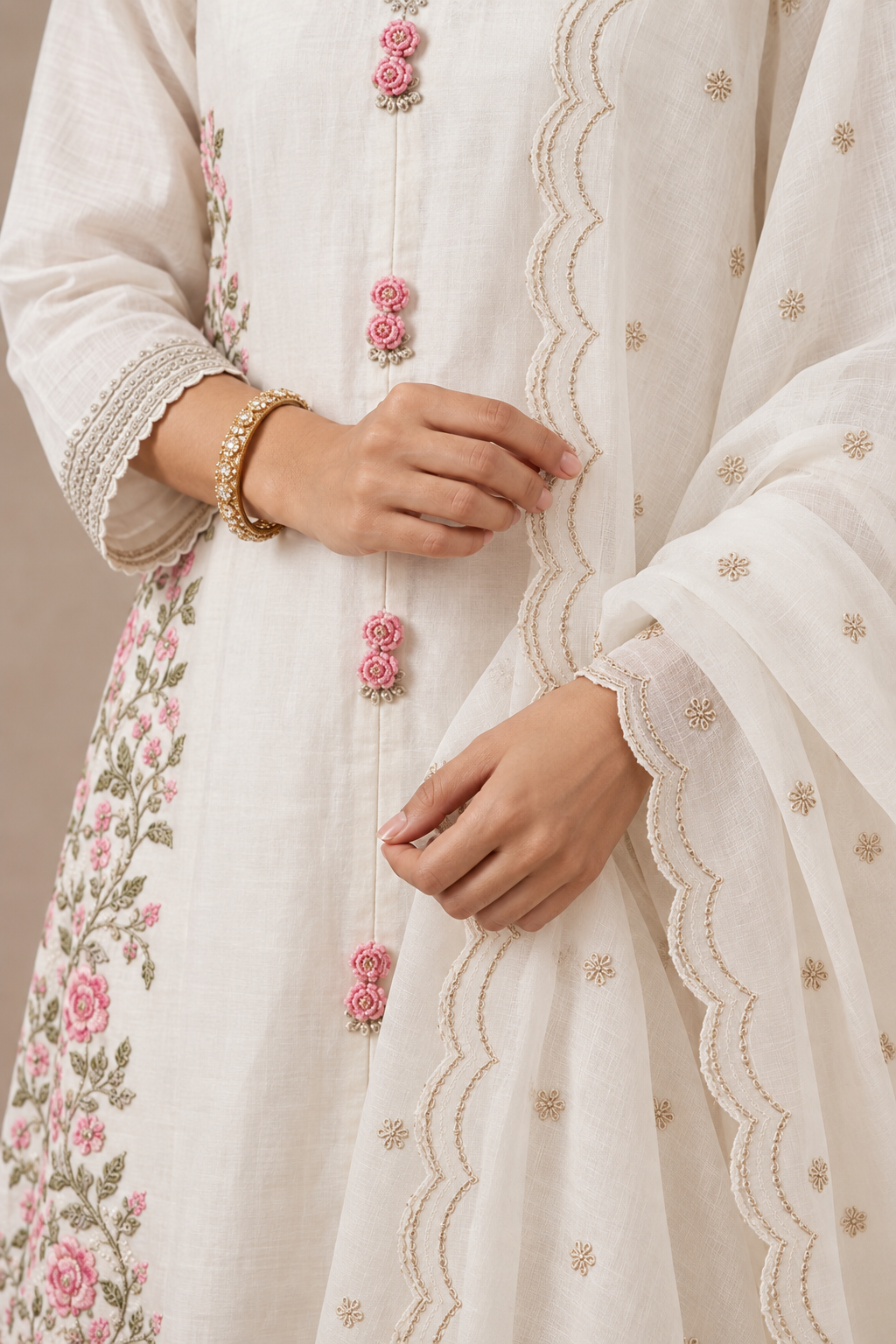 Ivory malmal blend kurta pant set with embroidered chiffon dupatta - Image 6