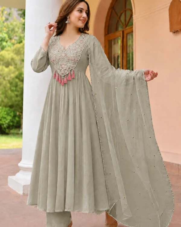 GreenCrunchy with embroidery kurta pant with net dupatta