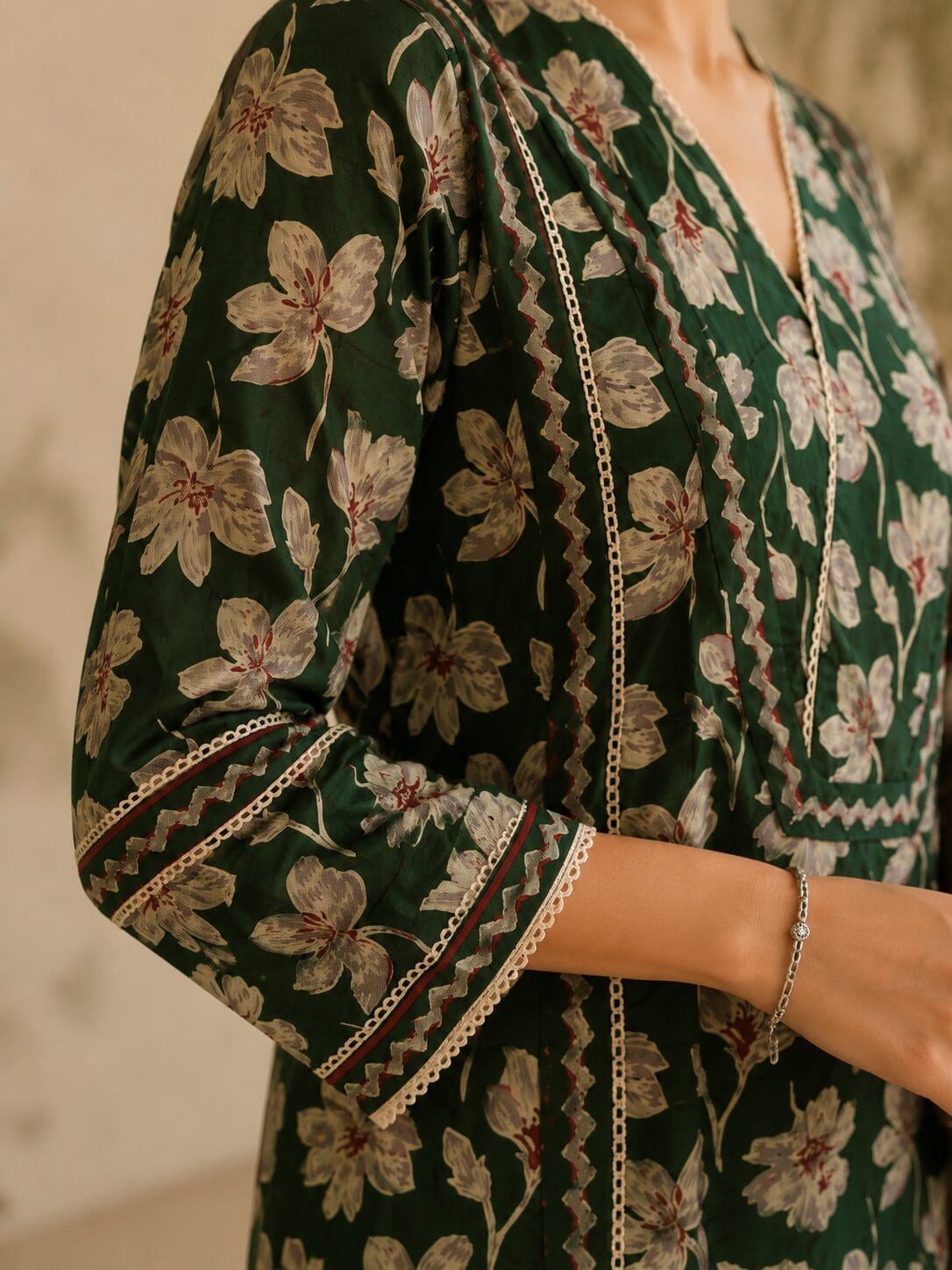 Green Floral Printed Cotton Blend Kurta and Pant with Dupatta - Image 3