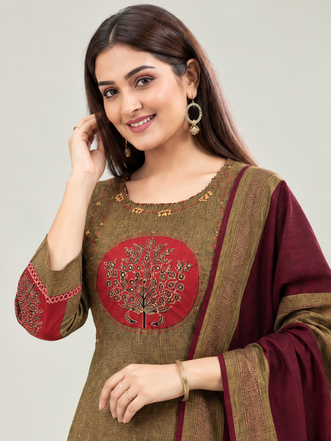 Brown and Maroon Embroidered kurta and pant with dupatta - Image 3